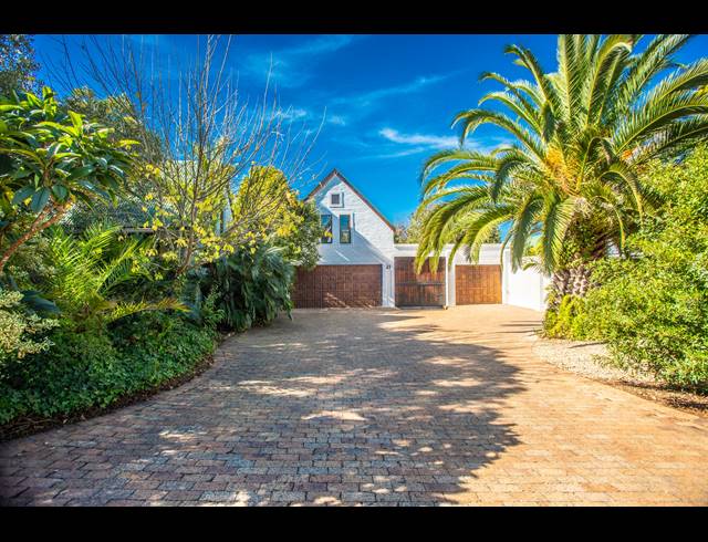 4 BEDROOM HOUSE RENTED IN SONSTRAAL HEIGHTS